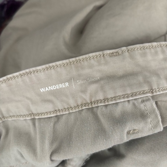 AG Adriano Goldschmied Men's Size 40 R Beige Wanderer Slim Trouser Short - Picture 3 of 5